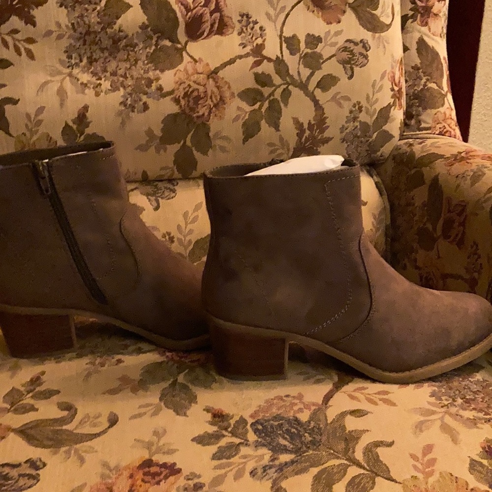 Ankle boots